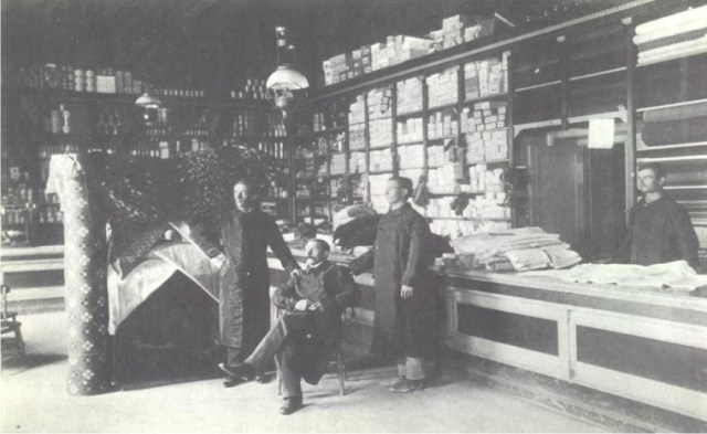 Sucursal Rawson de la Compañía Mercantil Chubut, año 1911.